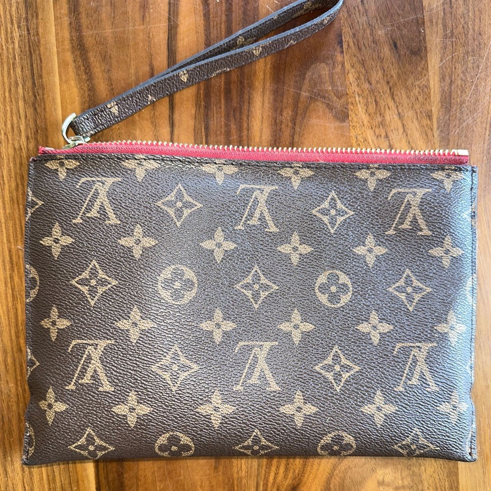 I got this off of Vestiaire Collective for around $850. I don’t need it anymore. - Picture 2 of 4